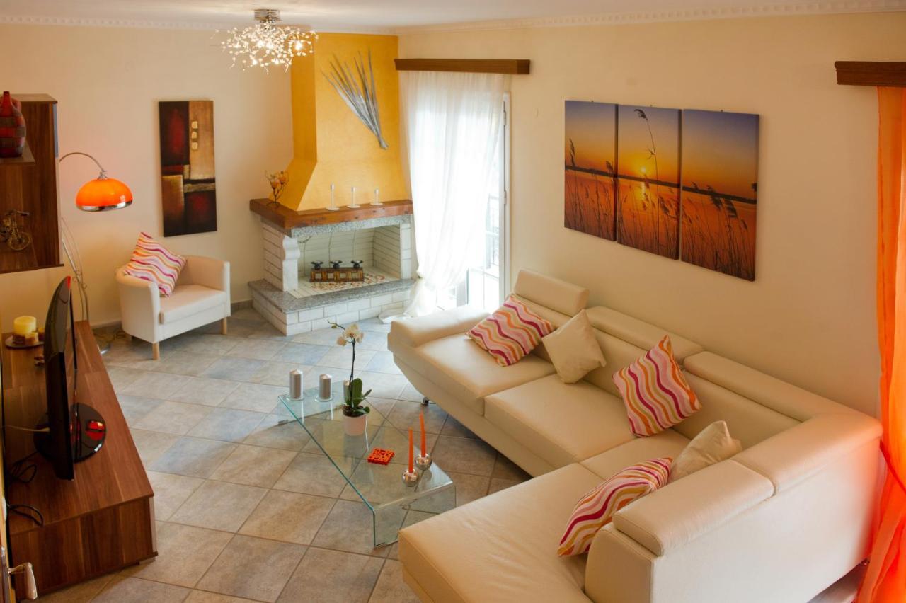 Lefkas City Apartments & Suites Lefkada City ภายนอก รูปภาพ